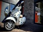 Vespa GTS 300 Etat neuf ! prix 4504 Euros HTVA ! (bj 2024), Motoren, Scooter, Bedrijf, ABS, 278 cc