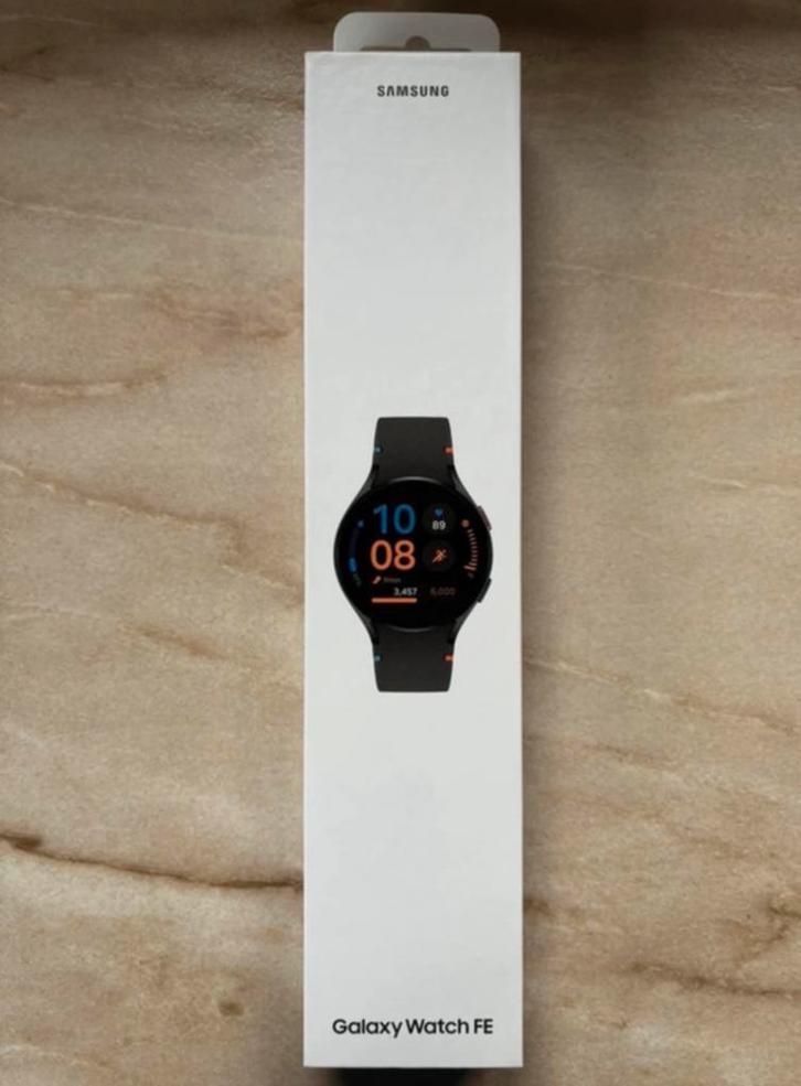 Samsung Galaxy Watch FE black NIEUW €100, Handtassen en Accessoires, Smartwatches, Nieuw, Android, Zwart, Ophalen of Verzenden