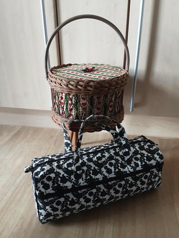 Vintage naaimandje op pootjes , breitas ! beschikbaar voor biedingen