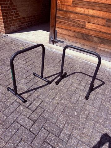 Dip bar - fitnesstoestel beschikbaar voor biedingen