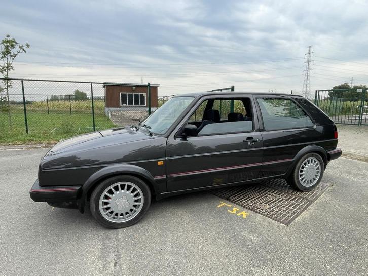 Golf GTI 1.8 16V, Auto's, Oldtimers, Particulier, Volkswagen, Benzine, 3 deurs, Handgeschakeld, Grijs, Stof, Voorwielaandrijving