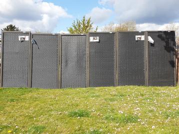 Lot van 26nieuwe composieten tuinschermen  beschikbaar voor biedingen