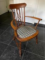 fauteuil en acajou, Enlèvement