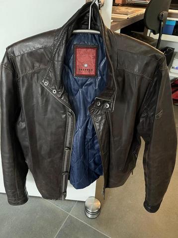 Lederen jas beschikbaar voor biedingen