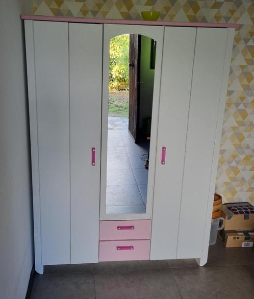 Kleerkast Biotiful uit Weba met spiegel in deur, roze & wit, Maison & Meubles, Armoires | Penderies & Garde-robes, Utilisé, 150 à 200 cm
