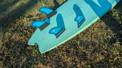 Torq 6'10 surfboard: Fish met mooie set quad vinnen en leach, Watersport en Boten, Golfsurfen, Zo goed als nieuw, Fish, Ophalen