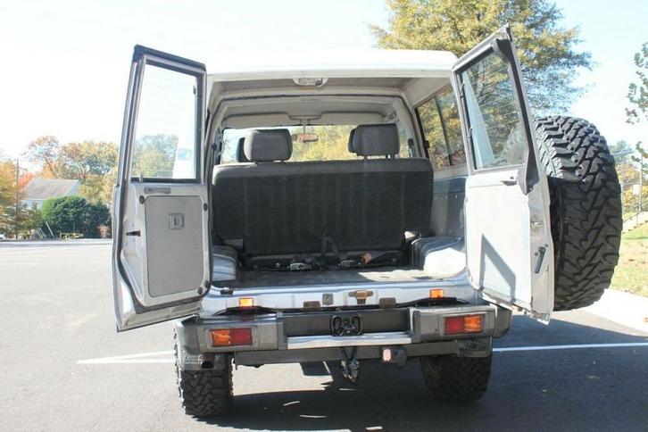 Toyota Landcruiser HZJ 73 - Achterbank + gordels [GEZOCHT], Auto's, Toyota, Particulier, Landcruiser, Ophalen