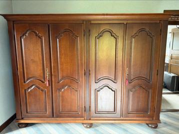 Kast slaapkamer beschikbaar voor biedingen