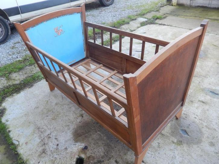 Vintage kinderbed, Antiek en Kunst, Antiek | Meubels | Bedden, Ophalen