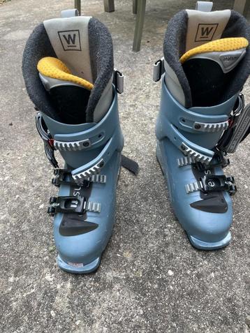 Skischoenen beschikbaar voor biedingen