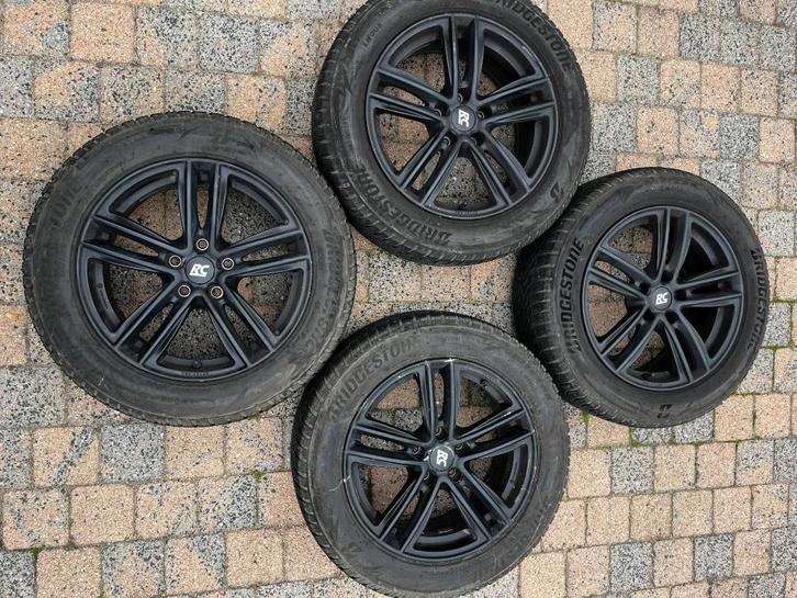 Winterbanden op Velg, Auto-onderdelen, Banden en Velgen, Banden en Velgen, Winterbanden, 17 inch, 215 mm, Personenwagen, Gebruikt