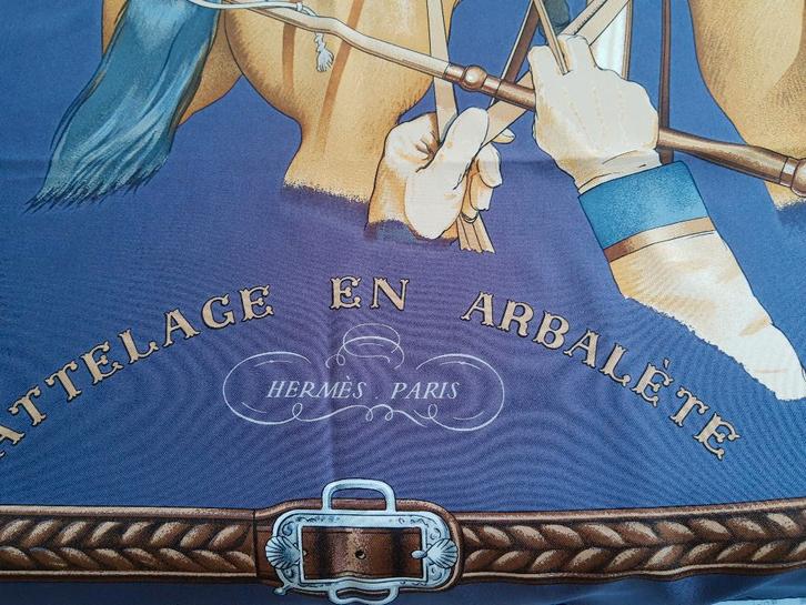  Hermès "Attelage en Arbalète" zijden sjaal. , Kleding | Dames, Mutsen, Sjaals en Handschoenen, Gedragen, Sjaal, Ophalen of Verzenden