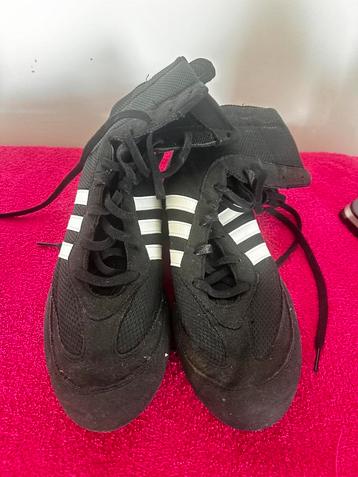 Chaussures et gants de boxe Adidas beschikbaar voor biedingen