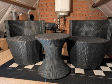 3-delige bistroset poly-rotan grijs in goede staat beschikbaar voor biedingen
