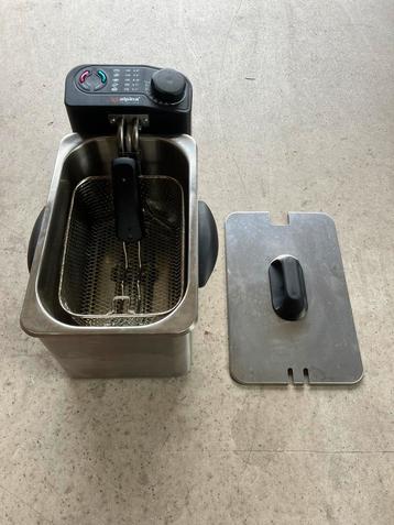 Kleine friteuse Alpina voor de camping beschikbaar voor biedingen