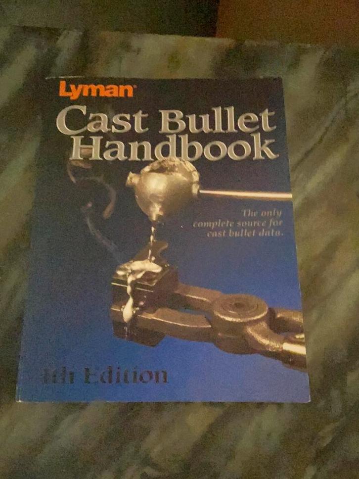 Lyman cast bullet handboek, Sport en Fitness, Schietsport-accessoires, Zo goed als nieuw, Ophalen