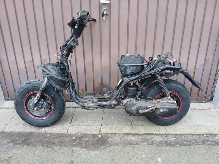 booster tekoop met nieuwe papieren, Fietsen en Brommers, Brommeronderdelen | Algemeen, Zo goed als nieuw, Ophalen