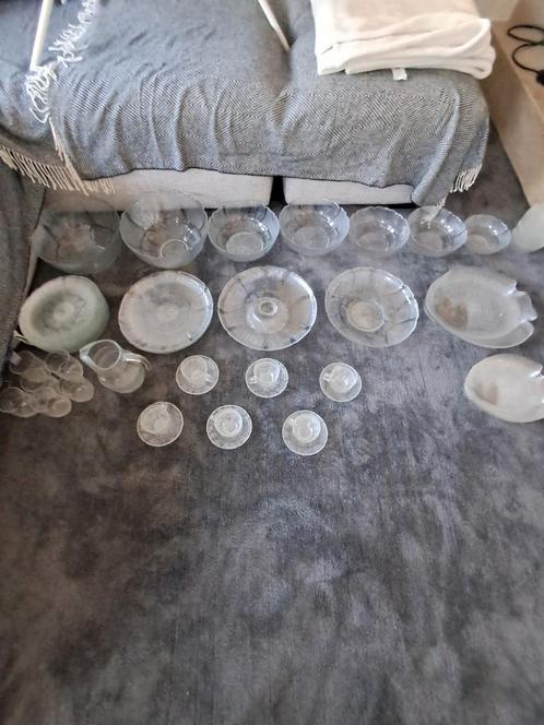 Borden, kommetjes, thee kopjes enz. set., Huis en Inrichting, Overige Huis en Inrichting, Ophalen