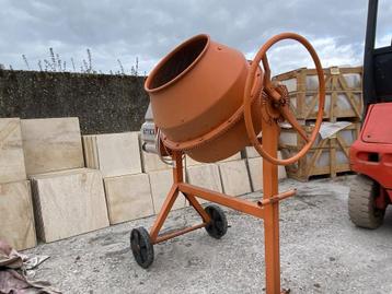 ATIKA betonmolen, zo goed als nieuw beschikbaar voor biedingen