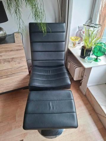 Fauteuil et son repose pieds  beschikbaar voor biedingen