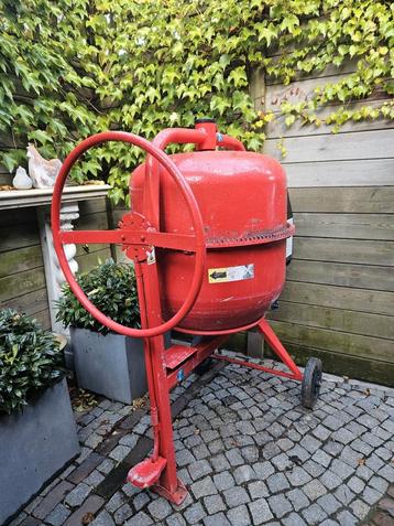 Betonmolen beschikbaar voor biedingen