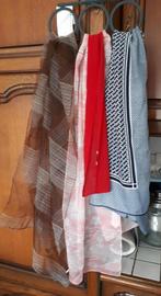 Sjaals - roze/rood/bruin - 100% polyester, Kleding | Dames, Mutsen, Sjaals en Handschoenen, Verzenden, Gedragen, Sjaal