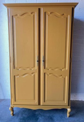 Vintage antiek meidenkast,kledingkast restyled beschikbaar voor biedingen