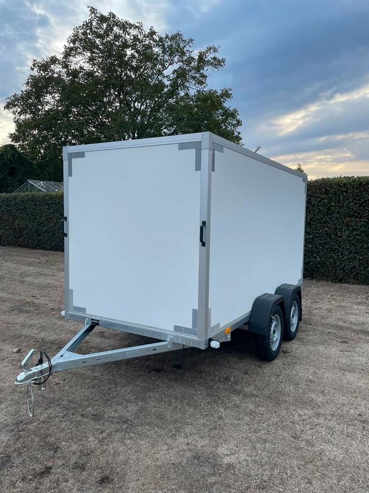 Splinternieuwe.gesloten aanhangwagen 1,5x1,5  3 meter lang, Auto diversen, Aanhangers en Bagagewagens, Zo goed als nieuw, Ophalen