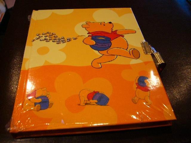 Nieuw vriendenboekje Winnie the pooh, Diversen, Notitieboeken, Nieuw, A5, Ophalen of Verzenden