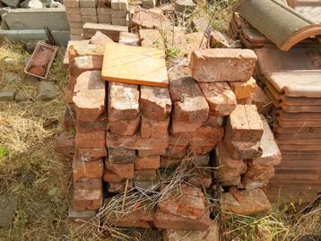 Teruggewonnen stenen, afmetingen 18-18,5 x 4,5-5 cm  beschikbaar voor biedingen