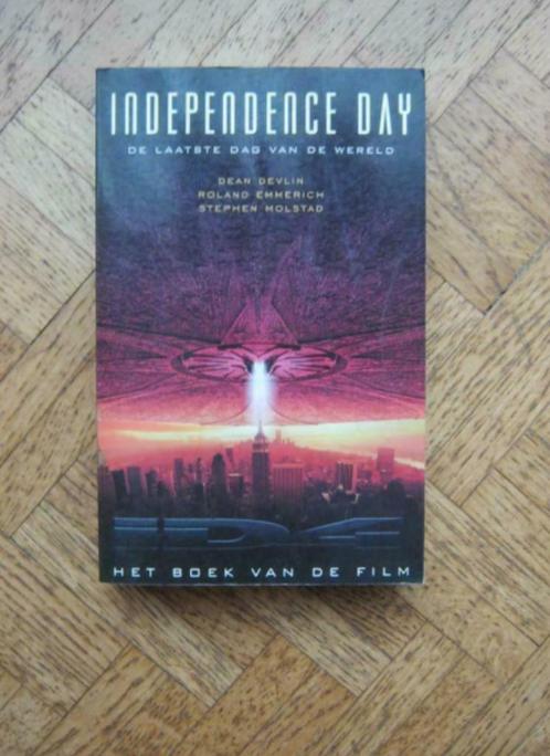 Devlin & Roland Emmerich: Independence day, Boeken, Thrillers, Gelezen, Ophalen of Verzenden