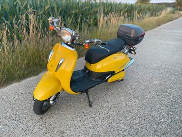 Elektrische vespa etropilis 20.350km b-klasse 50km/h beschikbaar voor biedingen