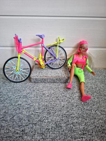 Barbie met fiets jaren 90 (met defect!) beschikbaar voor biedingen