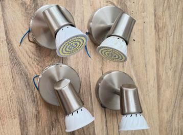 Lot de 4spots avec ampoules led beschikbaar voor biedingen