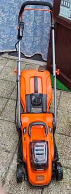 Elektrische grasmaaier om opgeladen, Tuin en Terras, Ophalen, Zo goed als nieuw, Elektrische grasmaaier