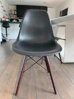 Vitra Eames kuipstoel 8 stuks - replica, Huis en Inrichting, Stoelen, Ophalen, Zo goed als nieuw
