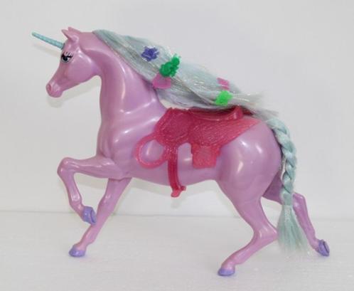 Vintage licorne violette de Barbie, Enfants & Bébés, Jouets | Poupées, Comme neuf, Barbie, Enlèvement ou Envoi