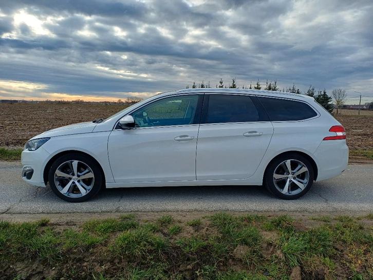 Peugeot 308 SW 1.2 Essence | 2017, Autos, Peugeot, Entreprise, ABS, Caméra de recul, Régulateur de distance, Airbags, Air conditionné