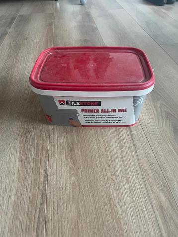 Tilestone primer all-in one beschikbaar voor biedingen