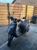 Piaggio Zip kameleon full option bj2023 - 5735 km - B klasse, Fietsen en Brommers, Scooters | Piaggio, Ophalen, Zo goed als nieuw