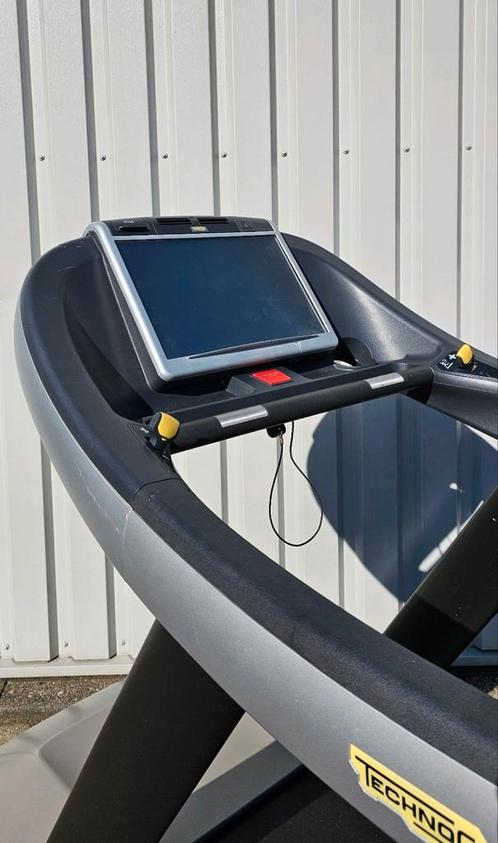 Technogym Run Now Excite+ Visioweb - Professionele loopband, Sport en Fitness, Fitnessmaterialen, Gebruikt, Overige typen, Armen