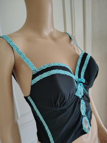 corset met softings van playboy met bijhorende slip  deze li beschikbaar voor biedingen