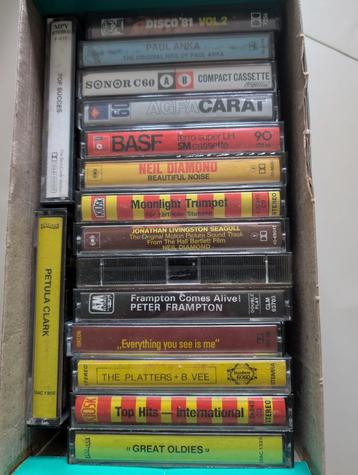 16 cassettebandjes beschikbaar voor biedingen