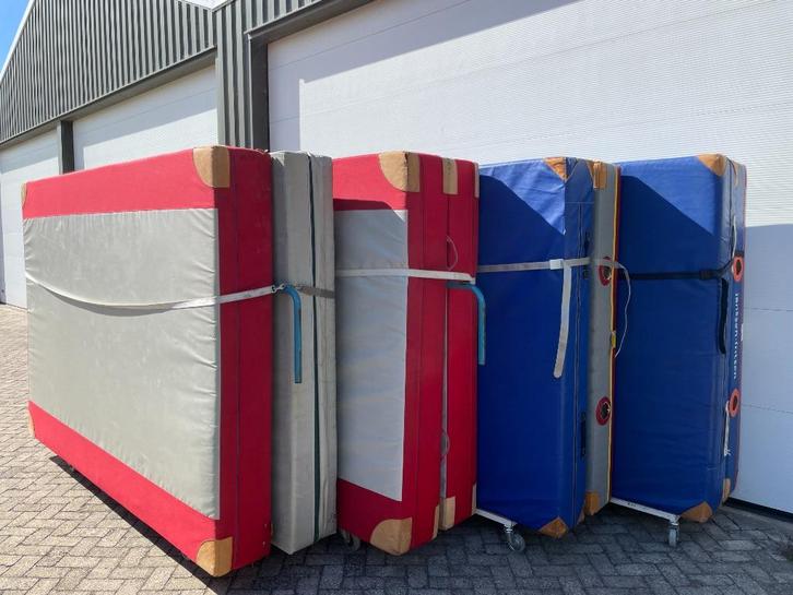 Dikke landingsmat, valmat  grote mat, turnmat, gymmat spring, Sport en Fitness, Turnen, Gebruikt, Ophalen