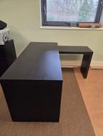 Zwart Ikea Bureau, Enlèvement