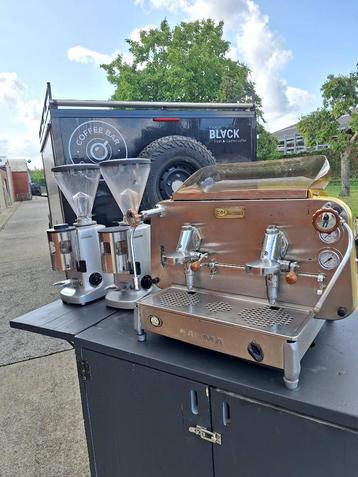 Espressomachine Faema E61 Legend met 2 bijpassende molens beschikbaar voor biedingen