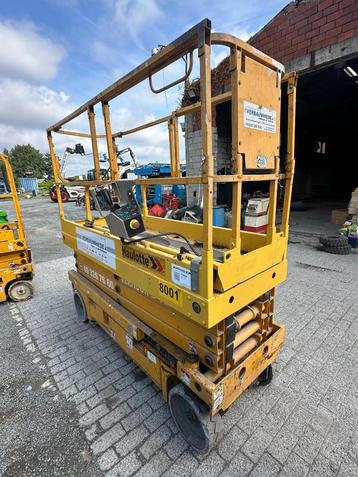 Schaarlift 10meter werkhoogte Haulotte compact beschikbaar voor biedingen