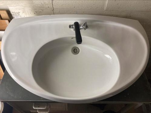 Porseleinen grote ovale wastafel !, Doe-het-zelf en Bouw, Sanitair, Gebruikt, Wastafel, Steen, Ophalen