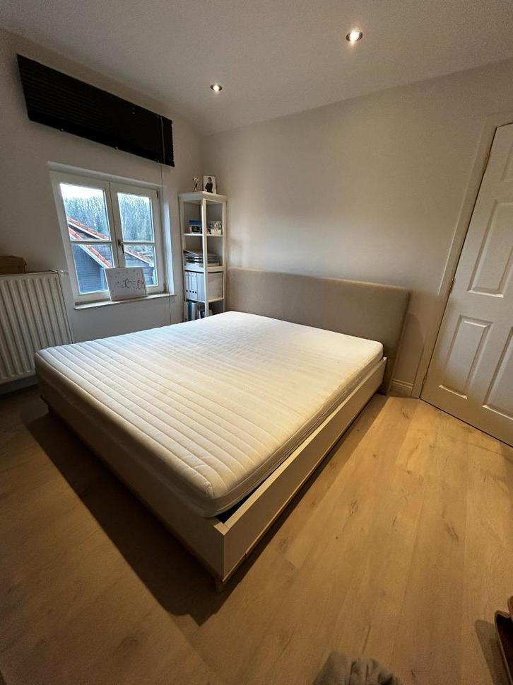 Tweepersoonsbed, Huis en Inrichting, Slaapkamer | Bedden, Zo goed als nieuw, Tweepersoons, 180 cm, 200 cm, Hout, Beige, Ophalen