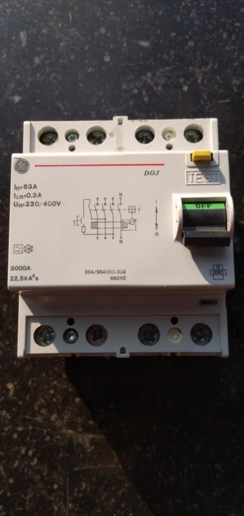 GE GENERAL ELECTRIC 63A 300mA differentiële stroomonderbreke, Doe-het-zelf en Bouw, Elektriciteit en Kabels, Ophalen of Verzenden